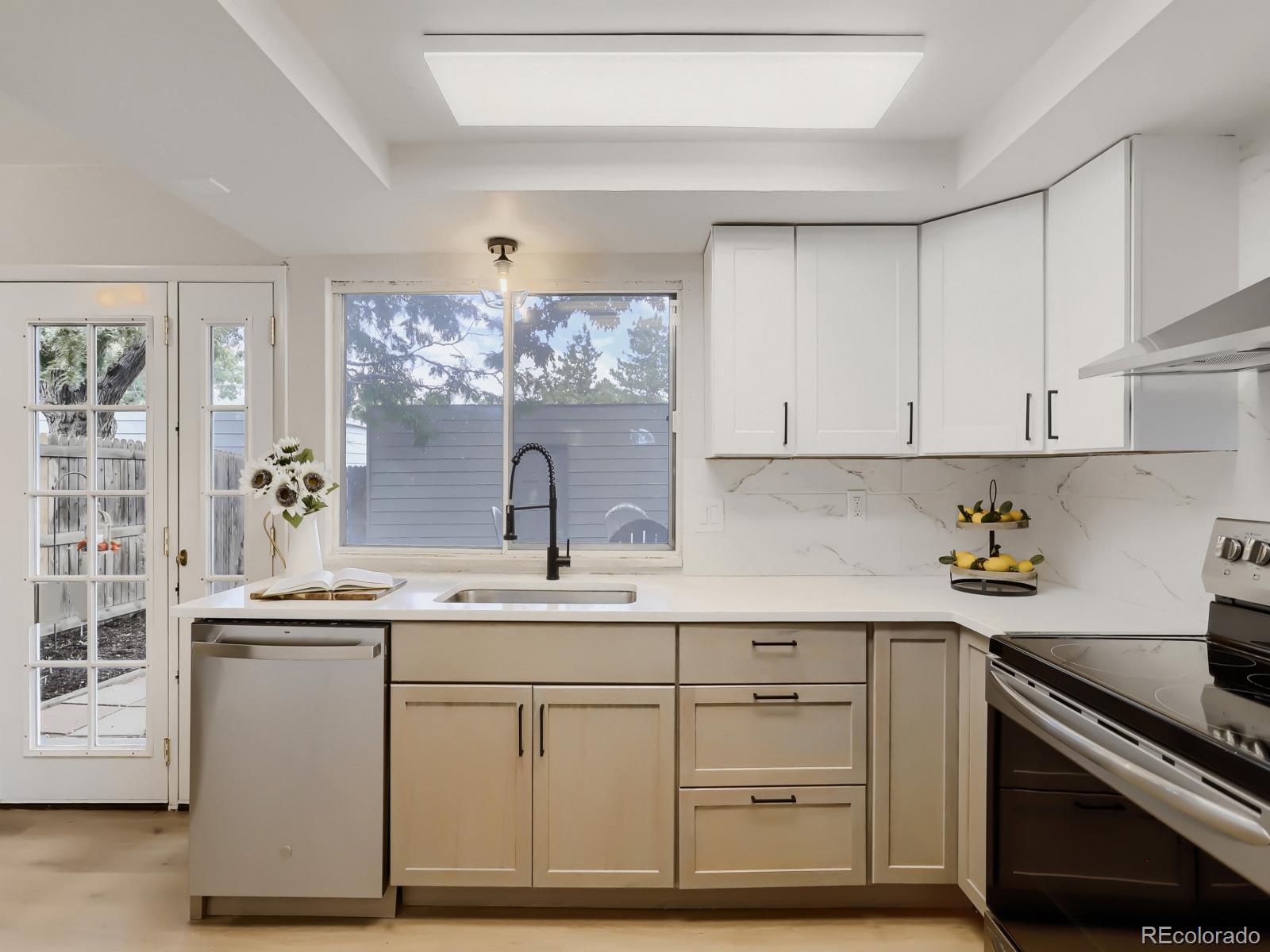 MLS Image #5 for 12646 e kansas place,aurora, Colorado