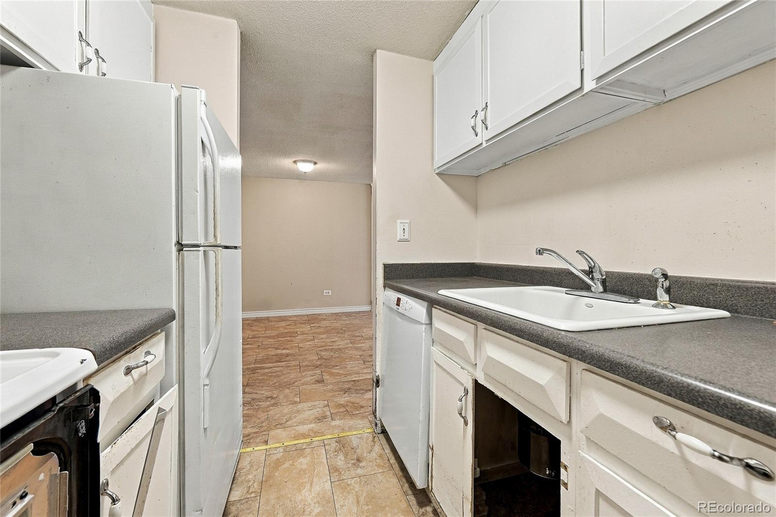 MLS Image #10 for 799  dahlia street,denver, Colorado