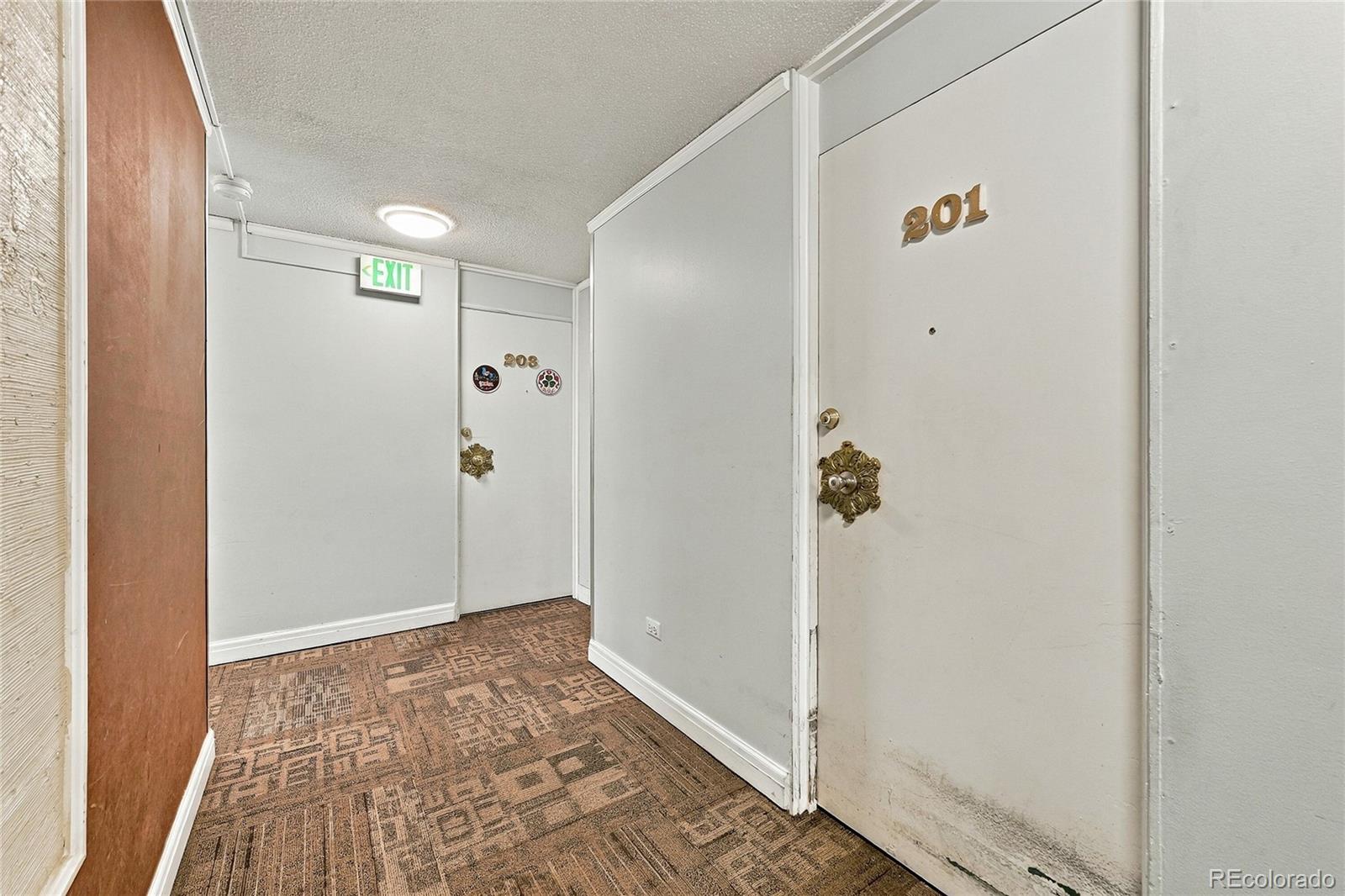 MLS Image #3 for 799  dahlia street,denver, Colorado