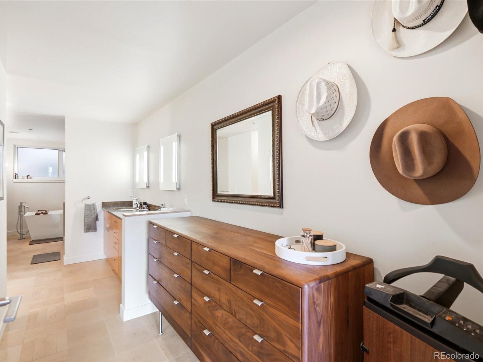 MLS Image #10 for 2229  blake street 301,denver, Colorado