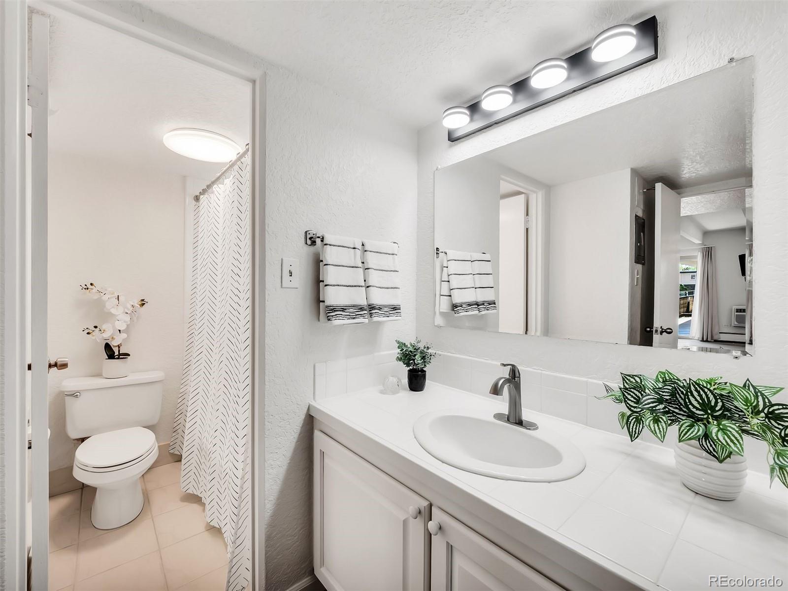 MLS Image #11 for 655 n pearl street,denver, Colorado