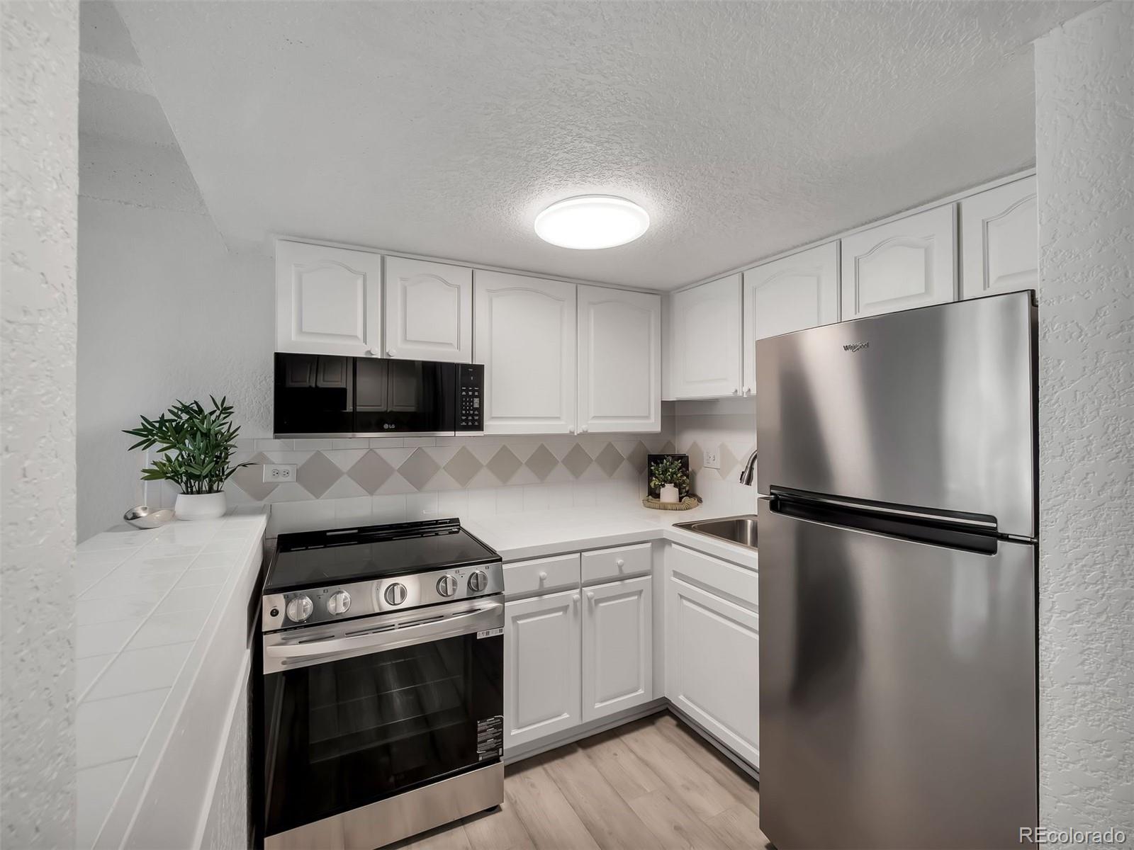 MLS Image #3 for 655 n pearl street,denver, Colorado