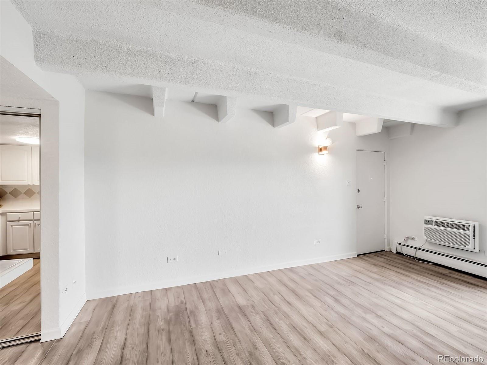 MLS Image #5 for 655 n pearl street,denver, Colorado
