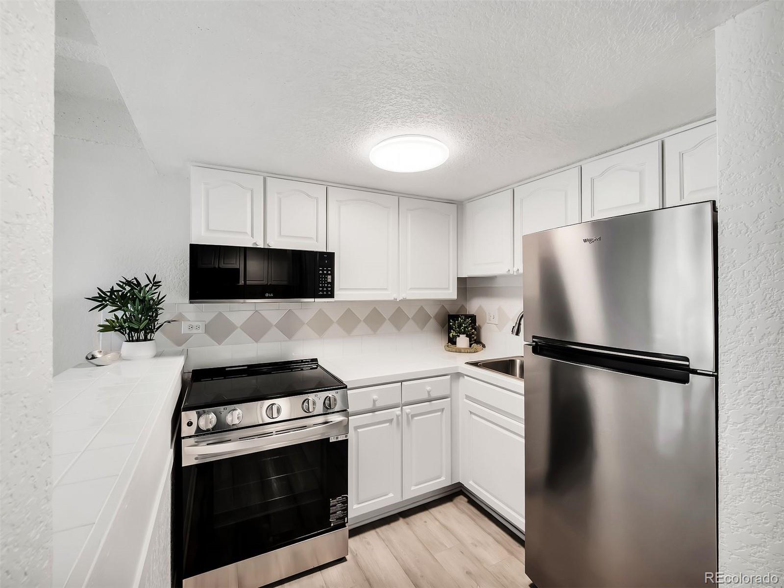 MLS Image #7 for 655 n pearl street,denver, Colorado