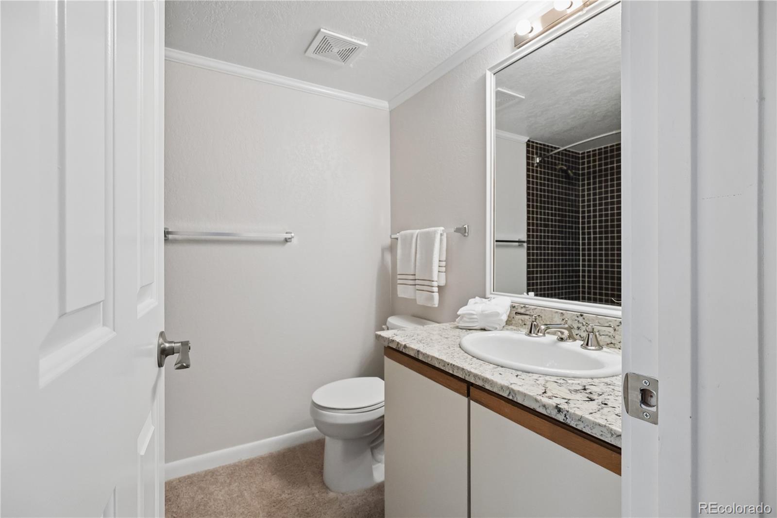 MLS Image #20 for 2290 s yosemite circle,denver, Colorado