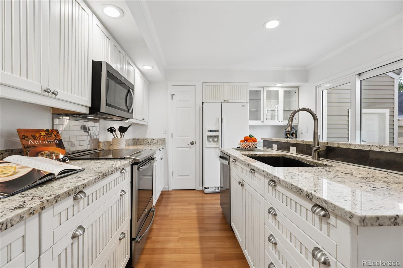 MLS Image #5 for 2290 s yosemite circle,denver, Colorado