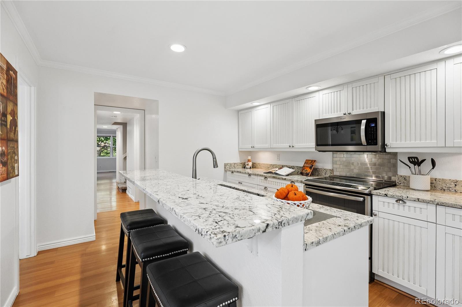 MLS Image #6 for 2290 s yosemite circle,denver, Colorado
