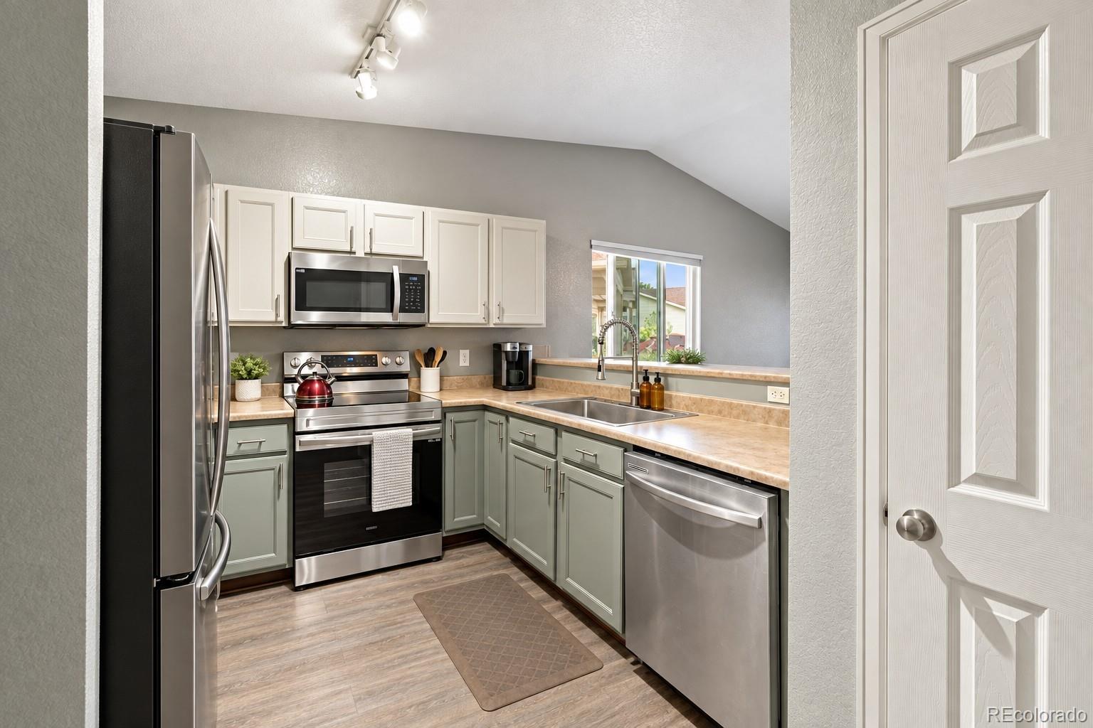 MLS Image #8 for 1324  silver hawk court,pueblo, Colorado