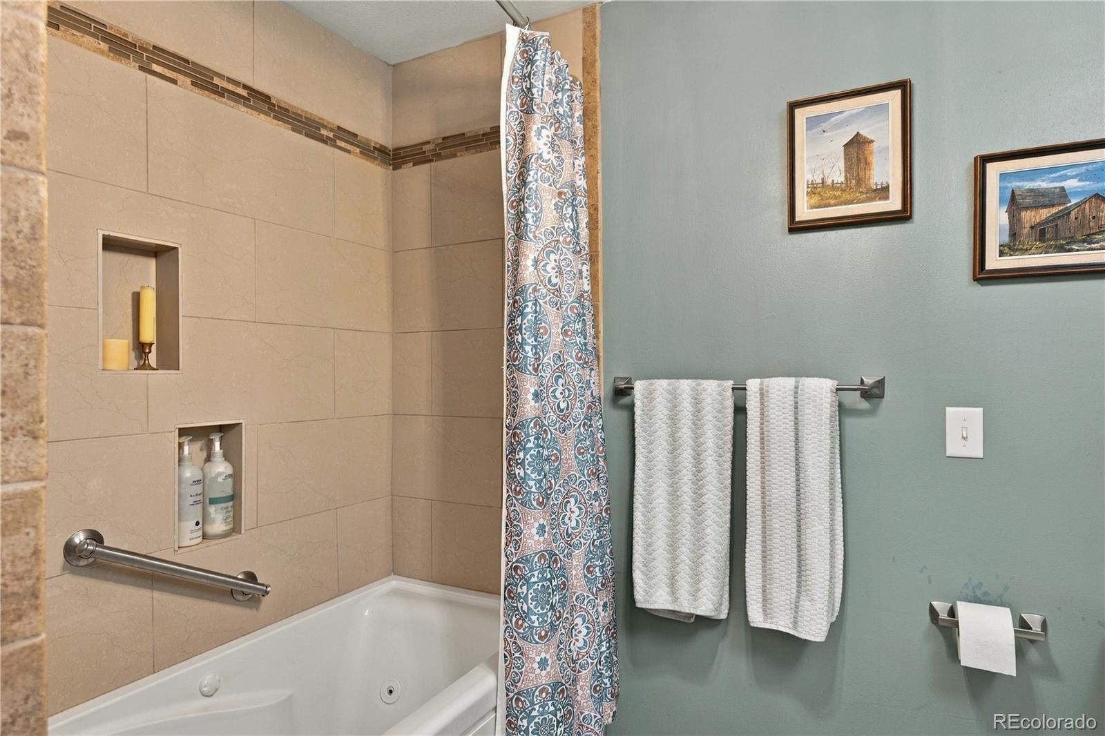 MLS Image #12 for 309 e highline circle,centennial, Colorado