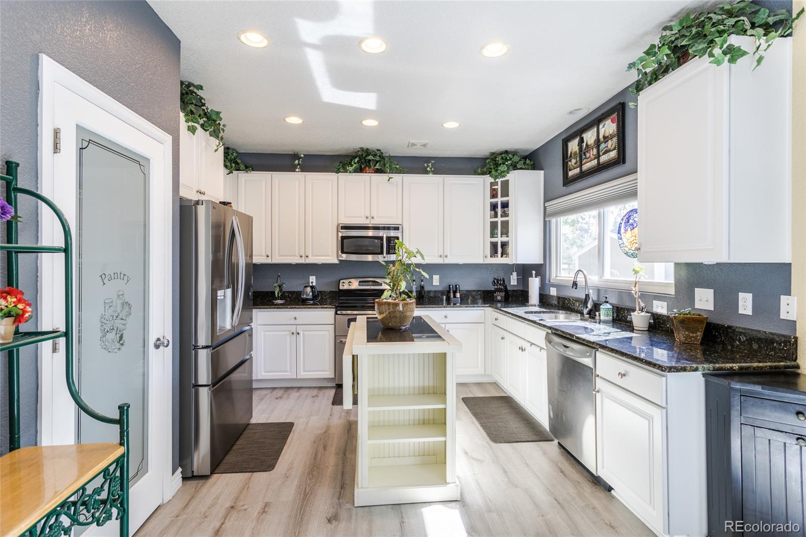 MLS Image #10 for 3893 s shawnee way,aurora, Colorado