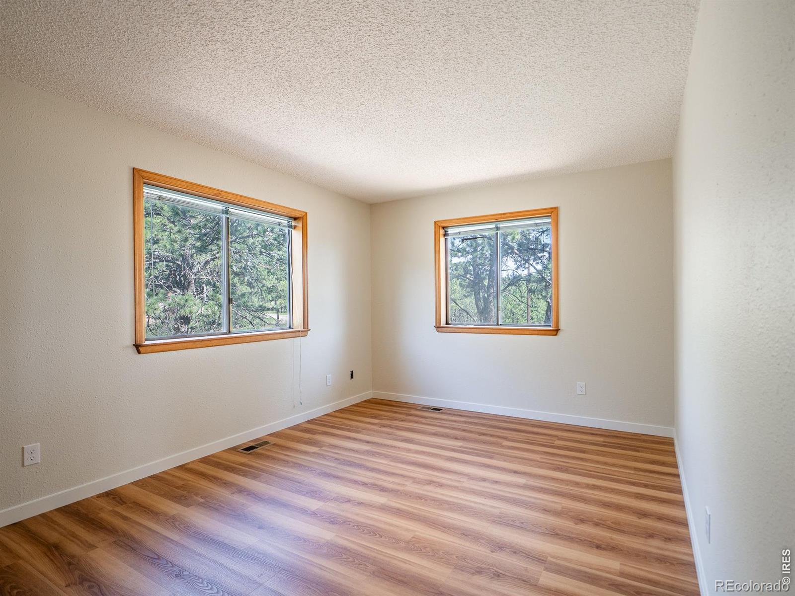 MLS Image #12 for 1425  montcalm drive,livermore, Colorado