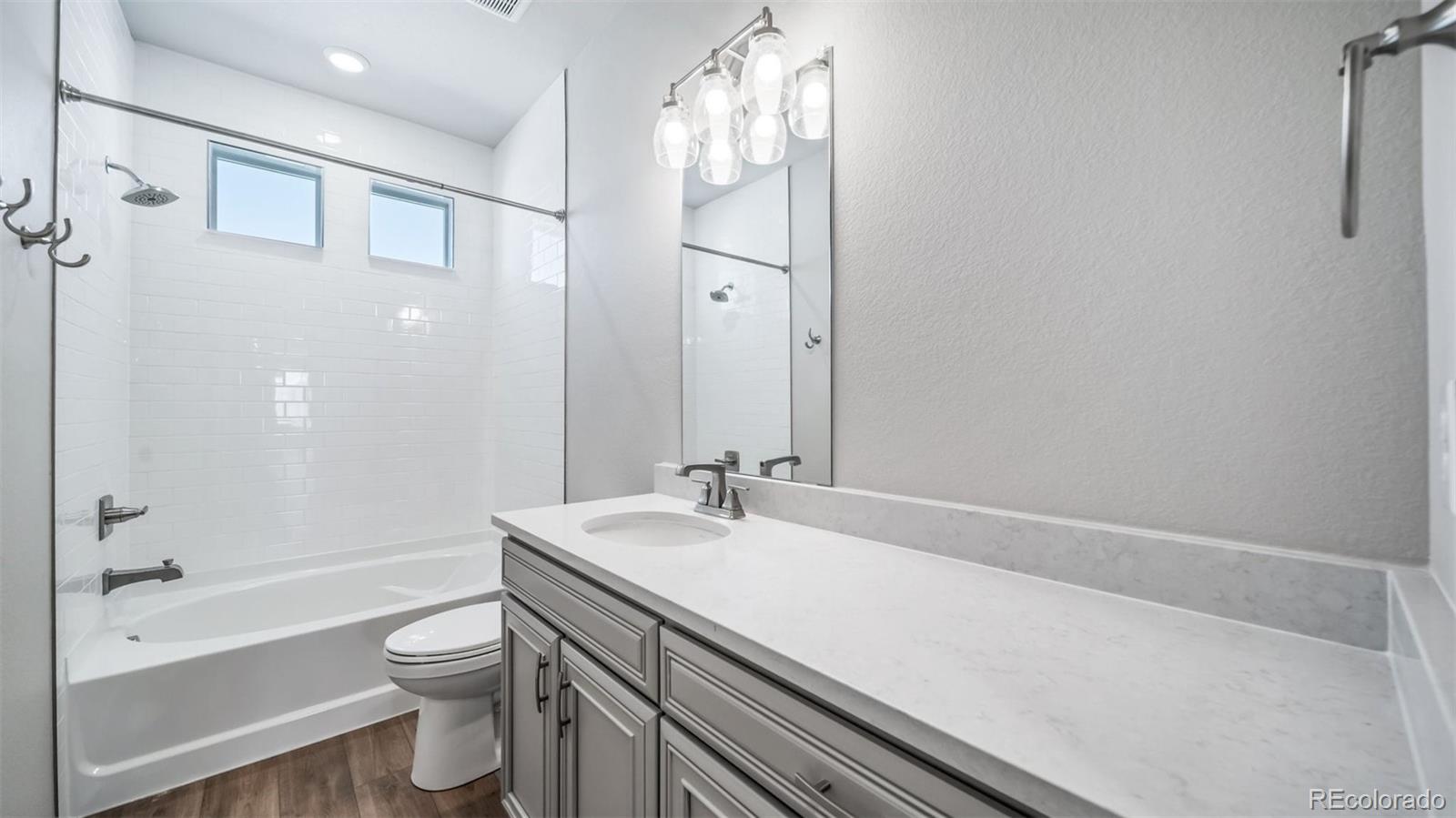 MLS Image #10 for 4982 n tempe street,aurora, Colorado