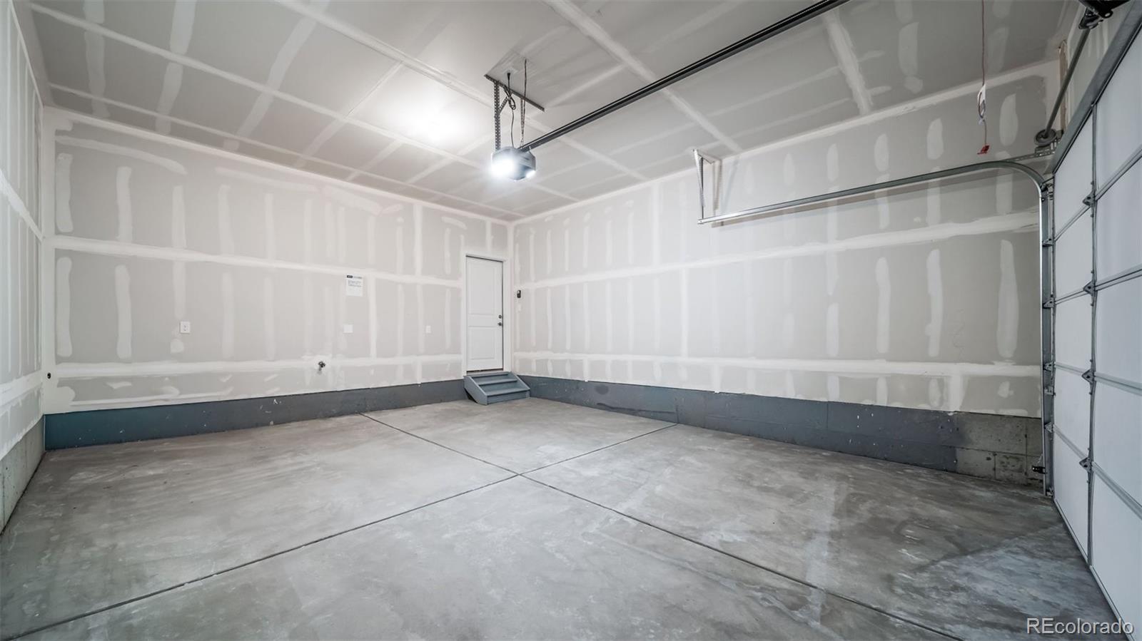 MLS Image #17 for 4982 n tempe street,aurora, Colorado