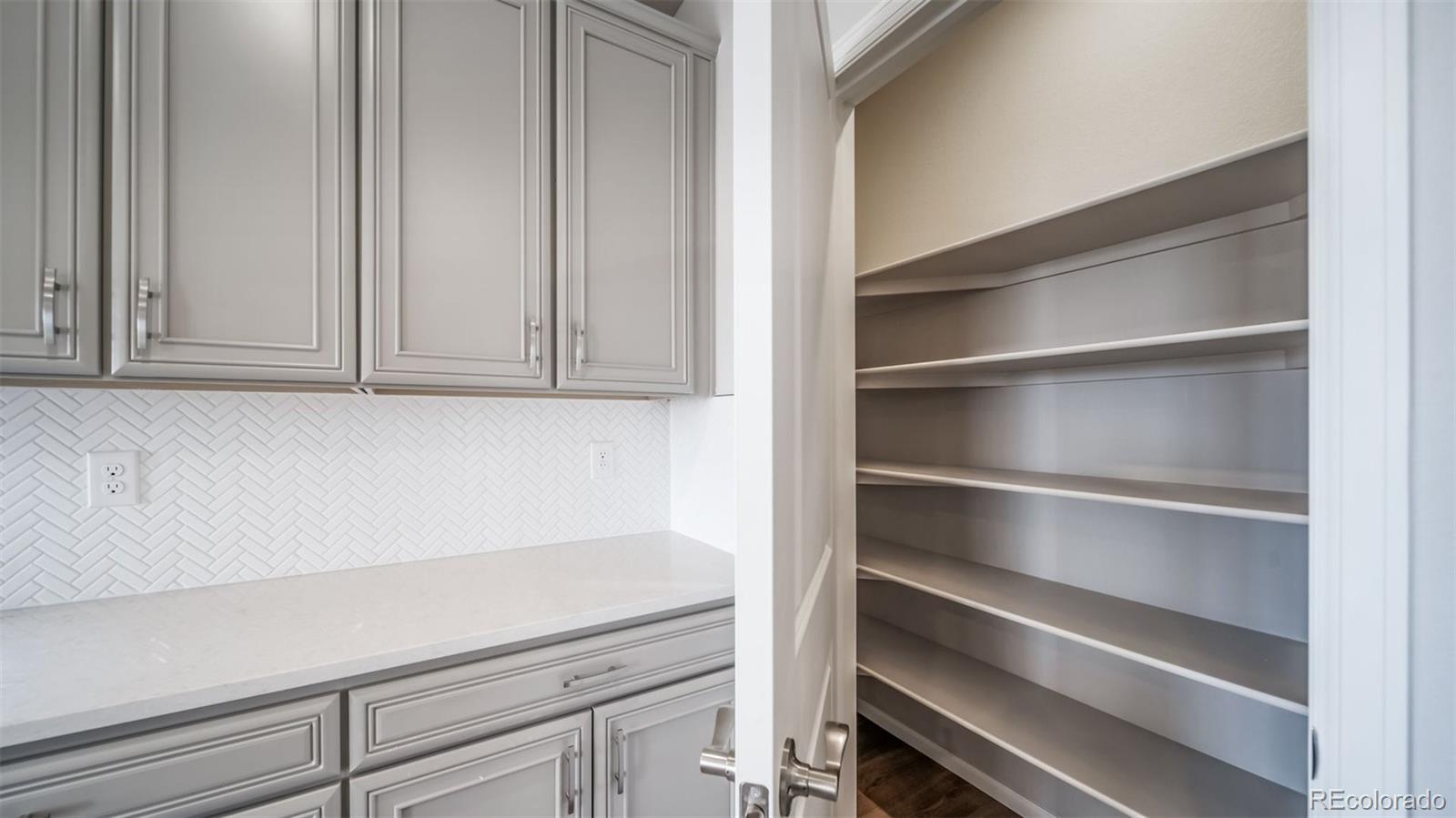 MLS Image #18 for 4982 n tempe street,aurora, Colorado