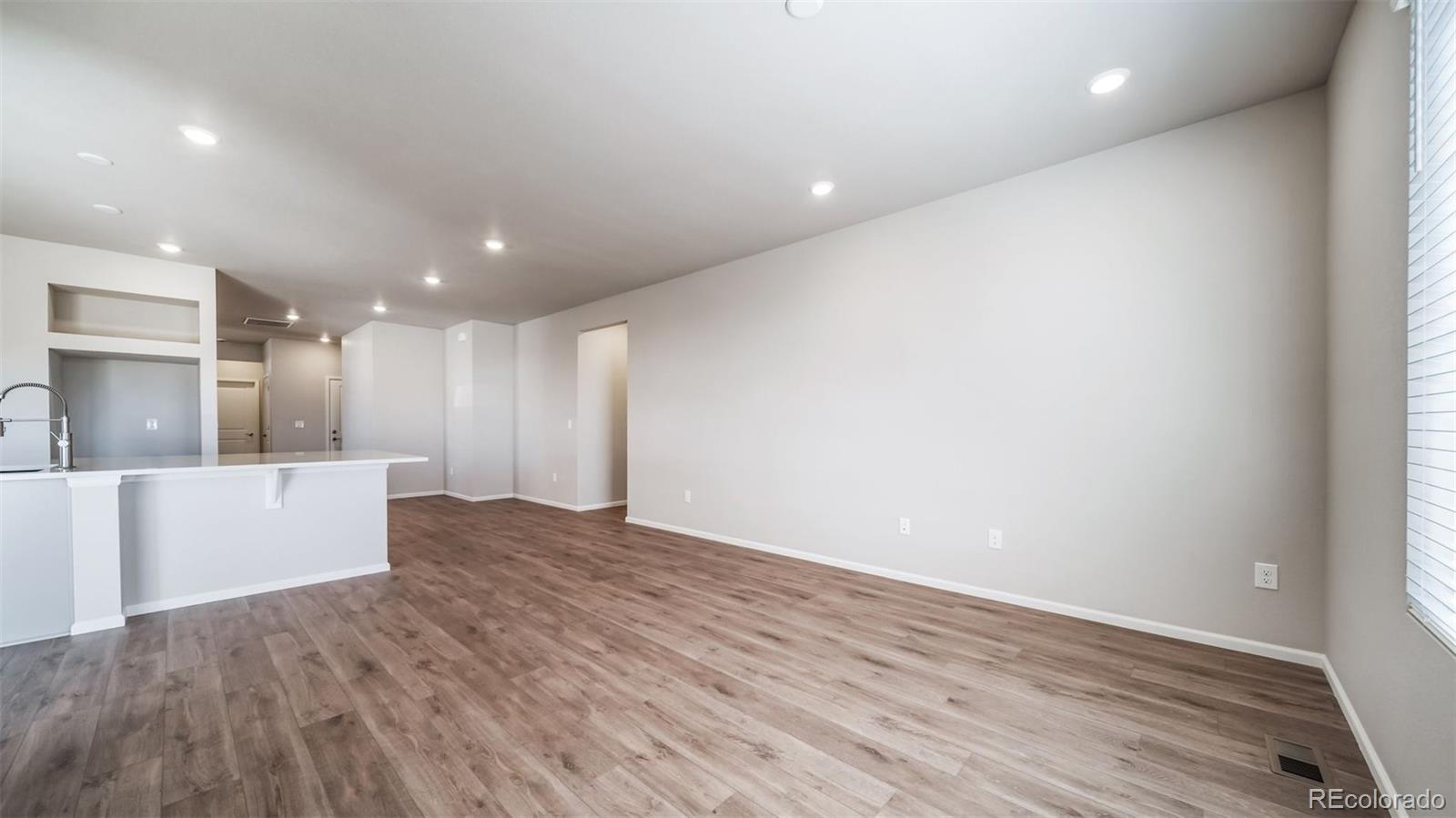 MLS Image #23 for 4982 n tempe street,aurora, Colorado