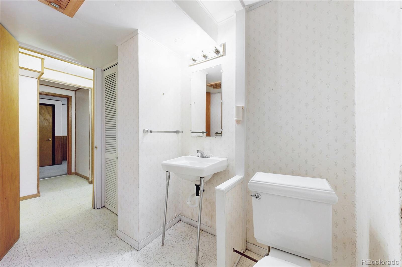 MLS Image #21 for 6632 e dickenson place,denver, Colorado