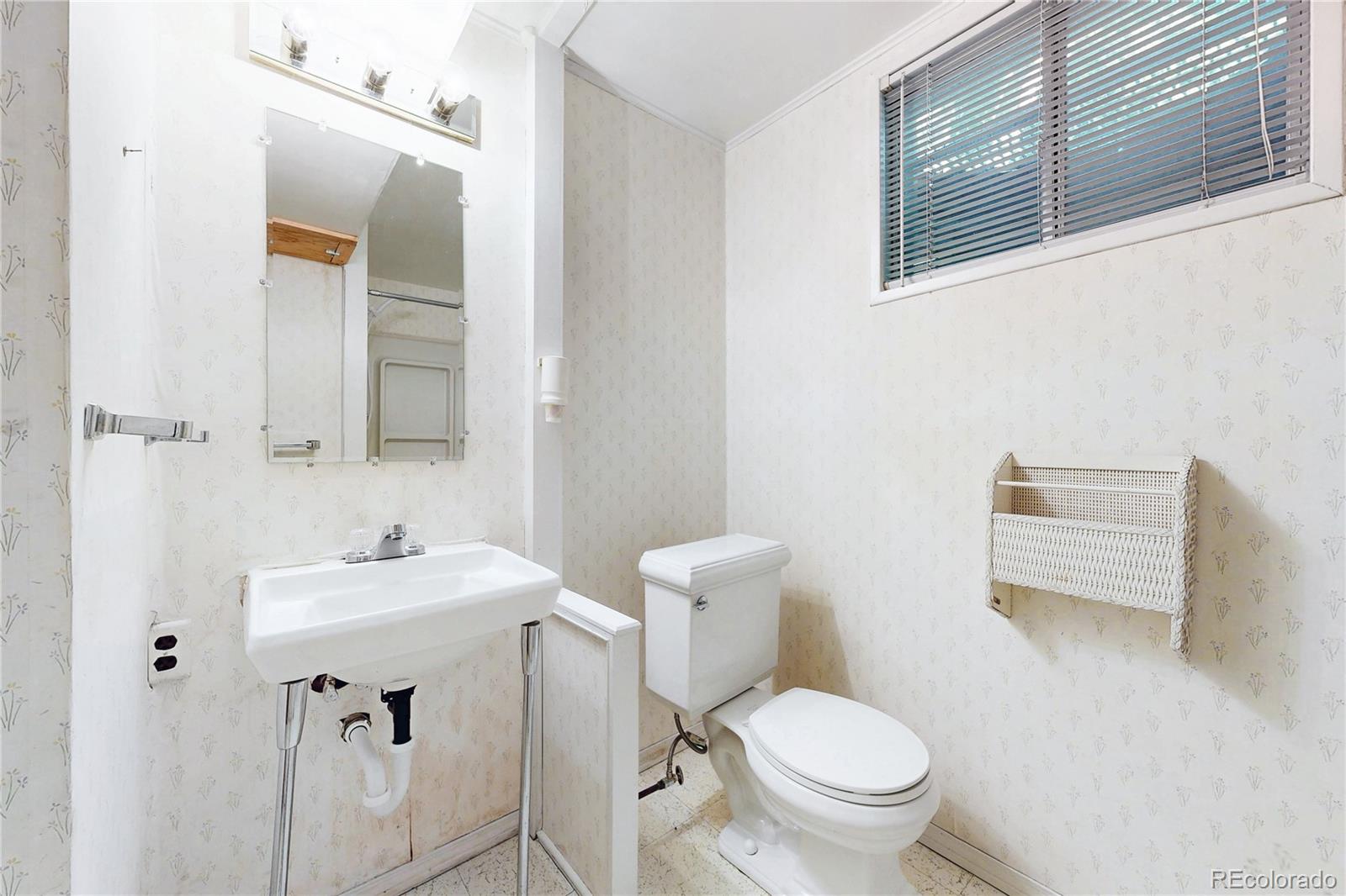 MLS Image #22 for 6632 e dickenson place,denver, Colorado