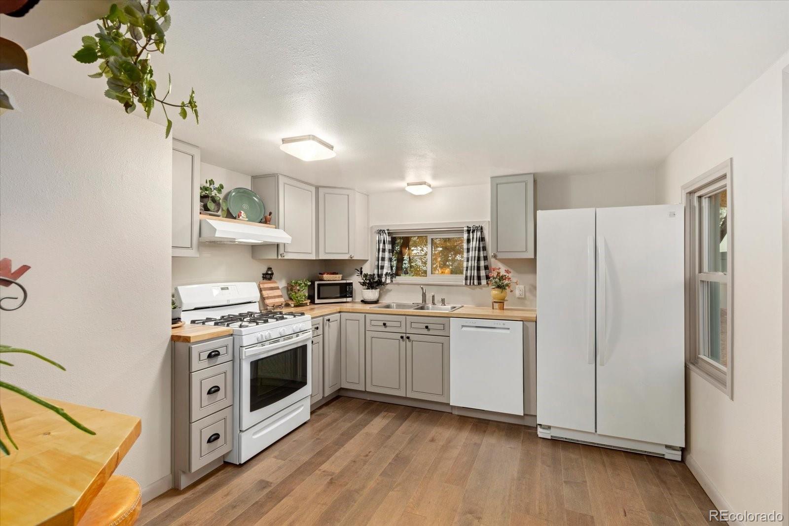 MLS Image #11 for 745  scott street,salida, Colorado