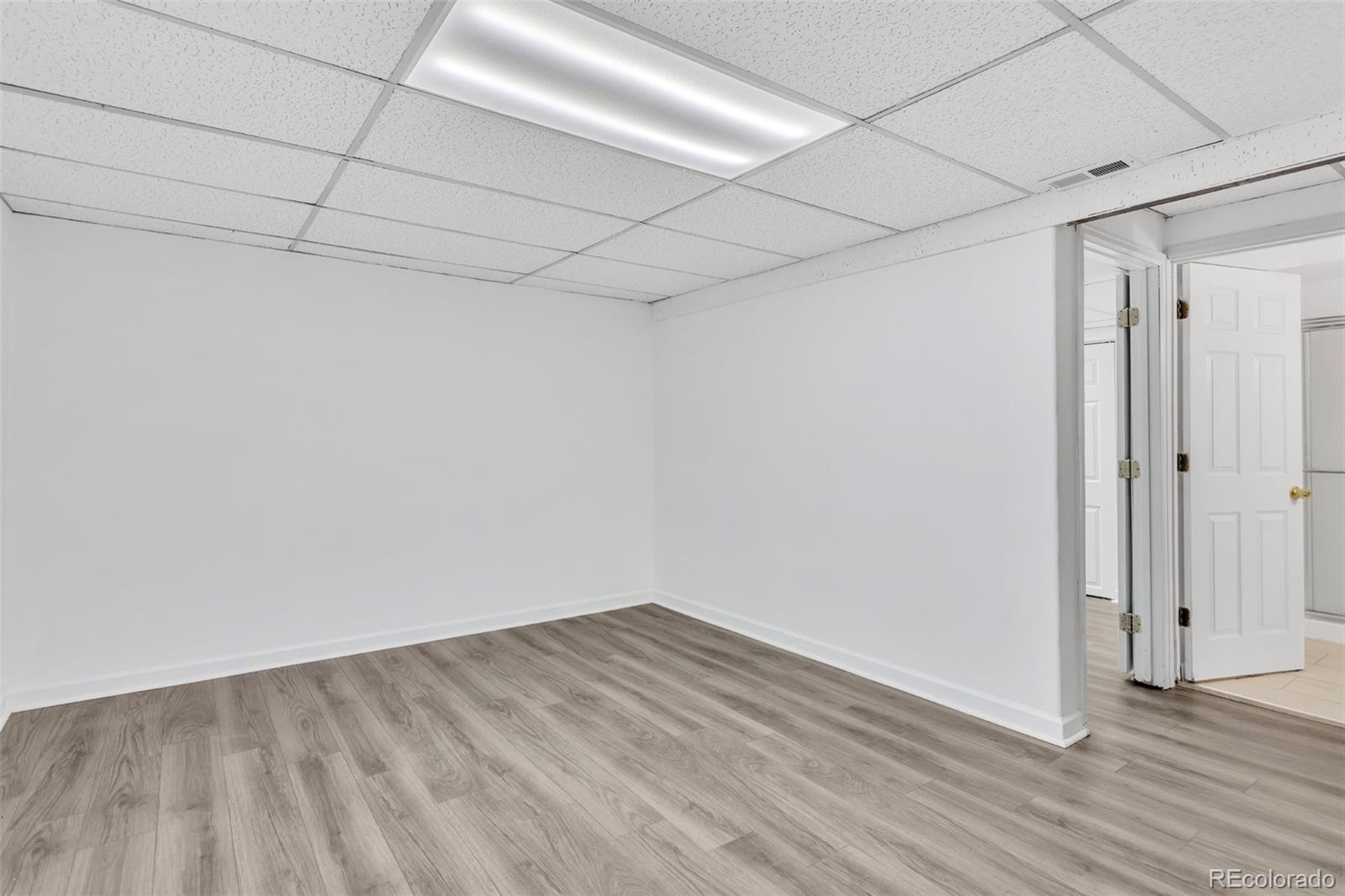 MLS Image #16 for 15084 e andrews drive,denver, Colorado
