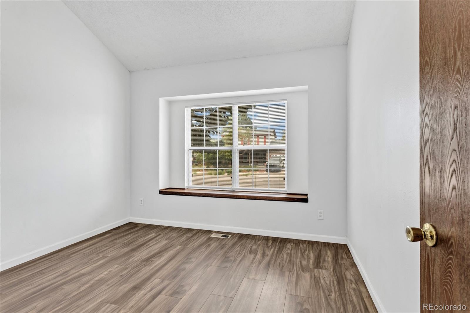 MLS Image #4 for 15084 e andrews drive,denver, Colorado