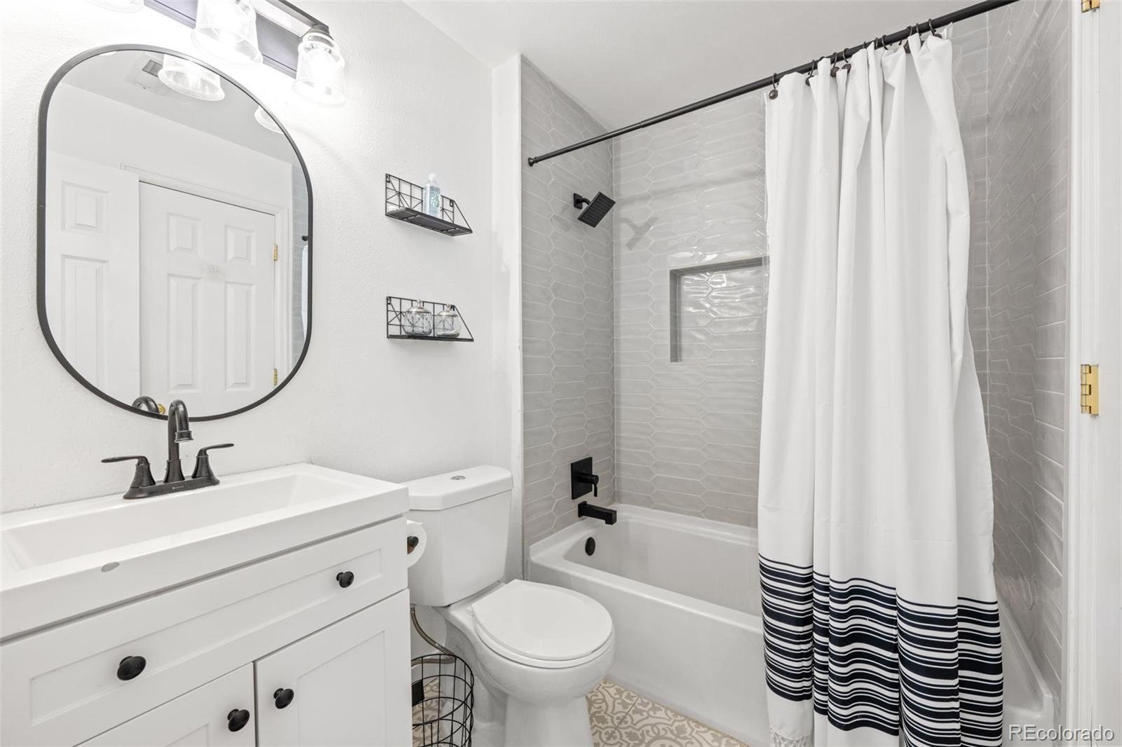 MLS Image #18 for 13792 e lehigh avenue b,aurora, Colorado