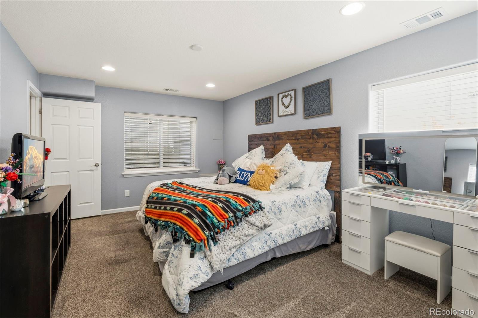 MLS Image #17 for 24082 e 2nd drive,aurora, Colorado