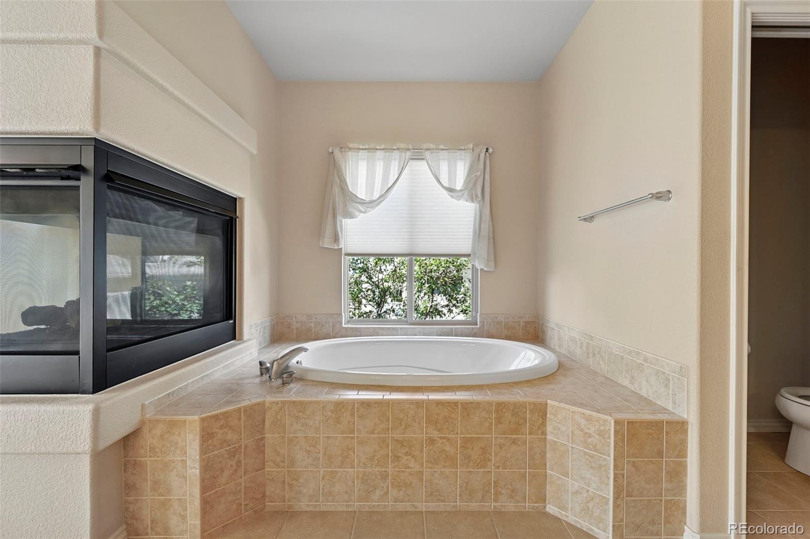MLS Image #8 for 1825  bridle oaks lane,colorado springs, Colorado