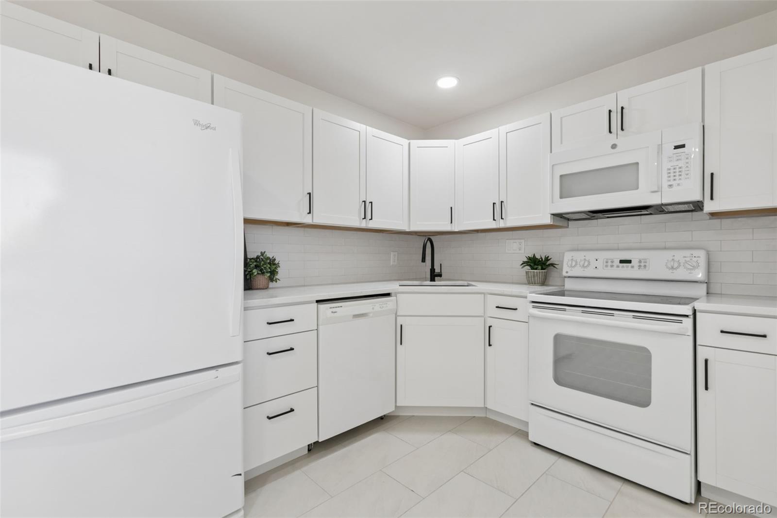 MLS Image #10 for 1501  newcastle street,colorado springs, Colorado