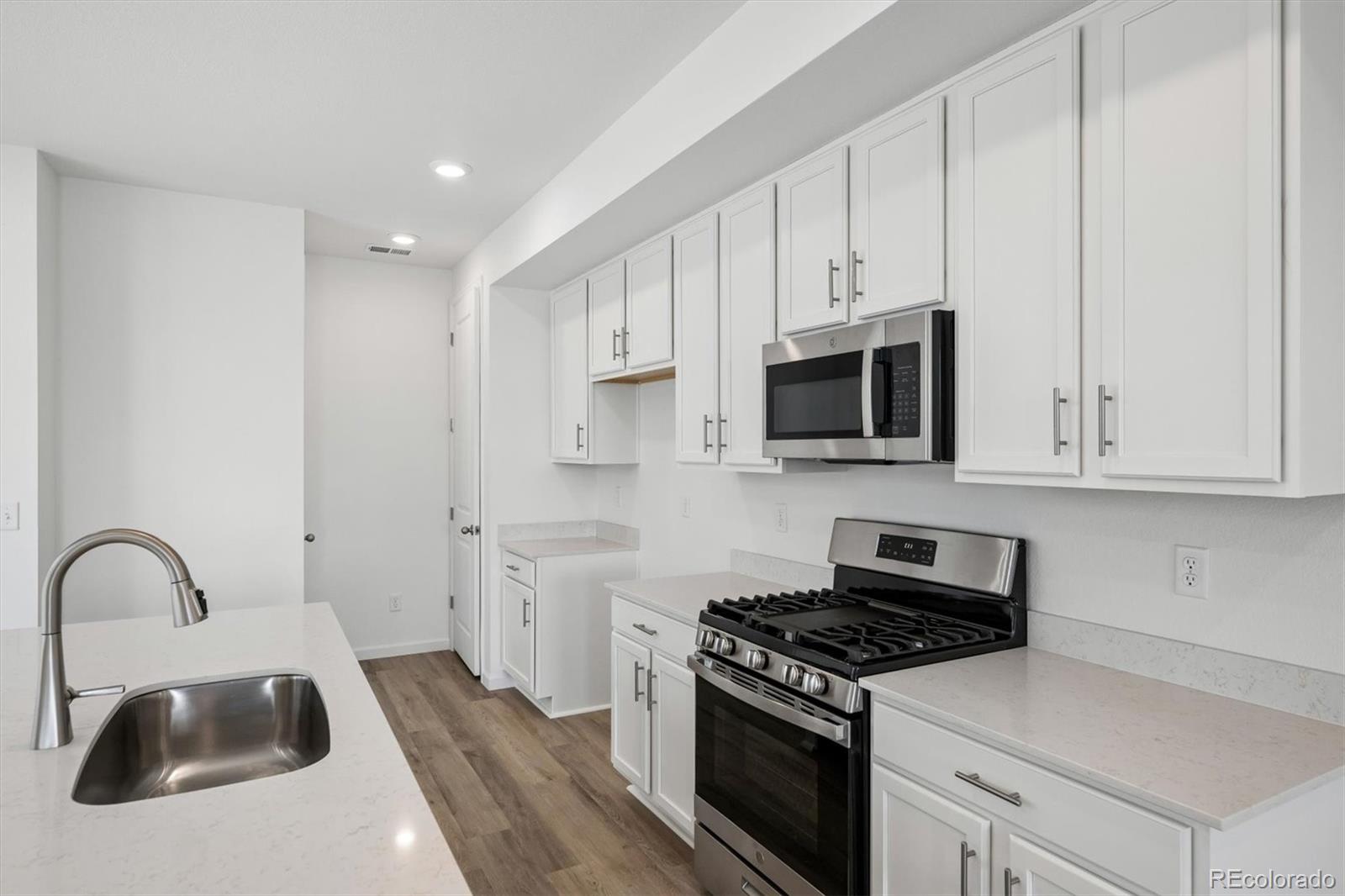 MLS Image #7 for 21411 e 67th avenue,aurora, Colorado