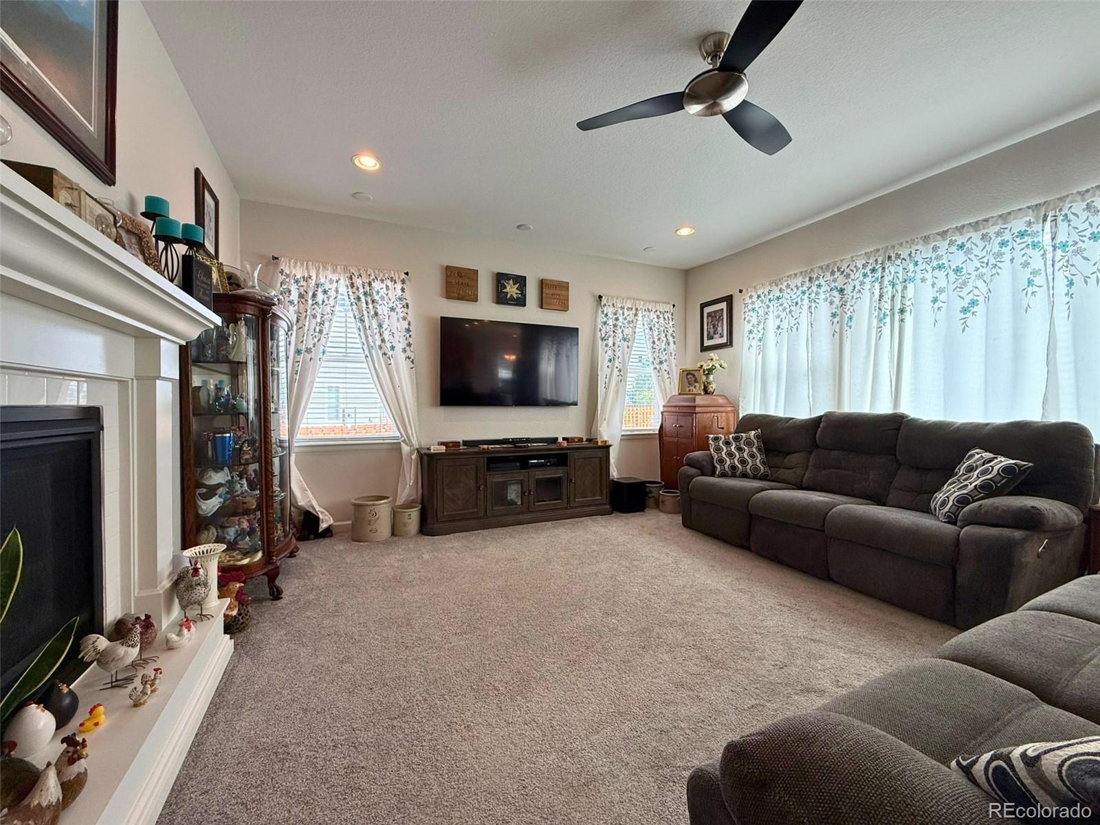 MLS Image #8 for 26054 e 1st place,aurora, Colorado