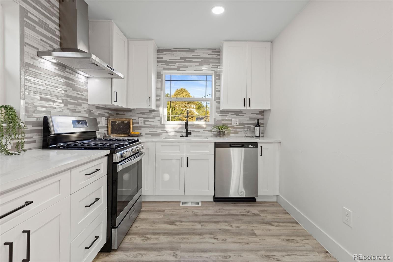 MLS Image #11 for 2851  birch street,denver, Colorado