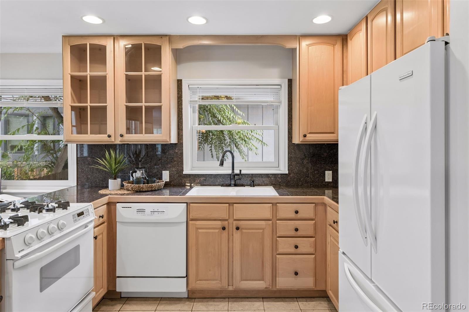 MLS Image #14 for 3445 s bellaire street,denver, Colorado