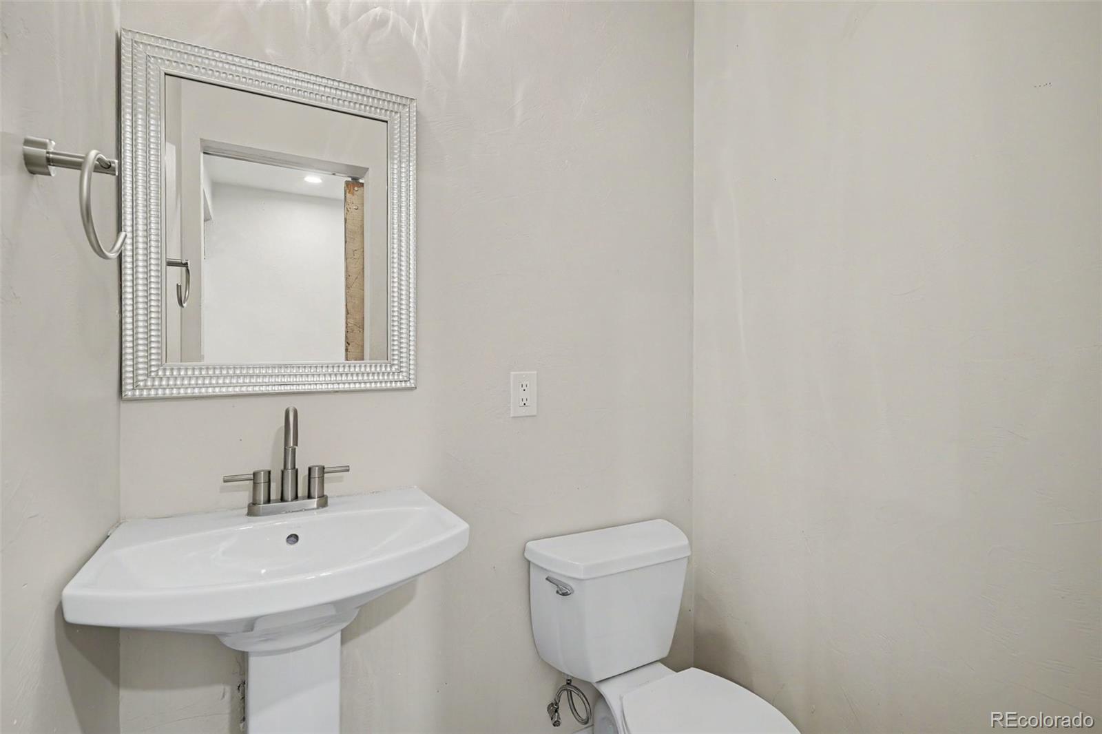 MLS Image #7 for 19732 e bates drive,aurora, Colorado