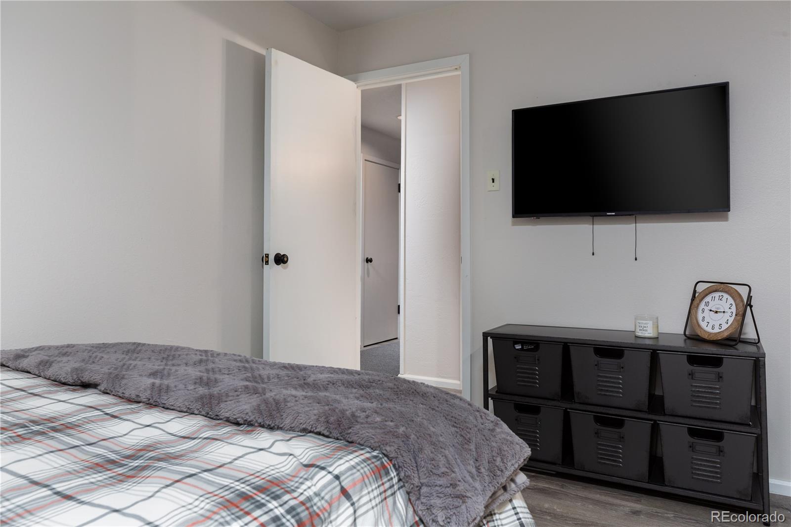 MLS Image #5 for 935  columbine road 206,breckenridge, Colorado