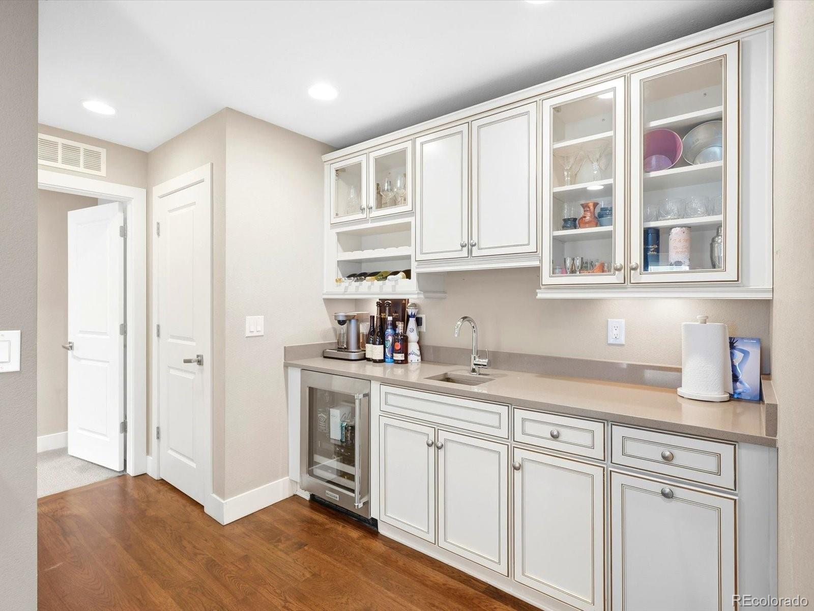 MLS Image #33 for 1509 s dayton street,denver, Colorado
