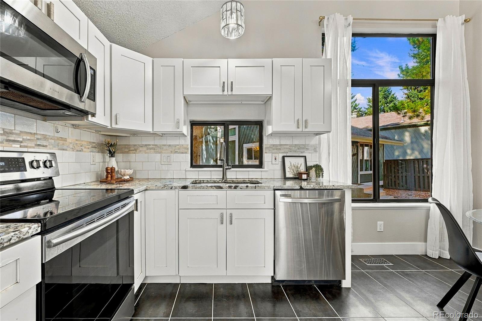MLS Image #15 for 10193 e peakview avenue,englewood, Colorado