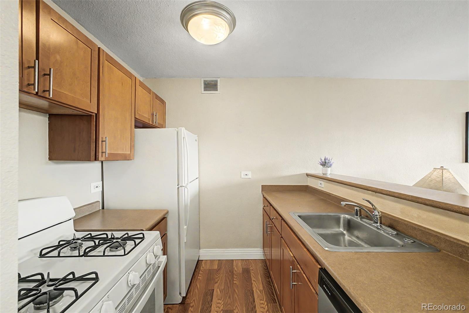 MLS Image #19 for 1196 n grant street,denver, Colorado