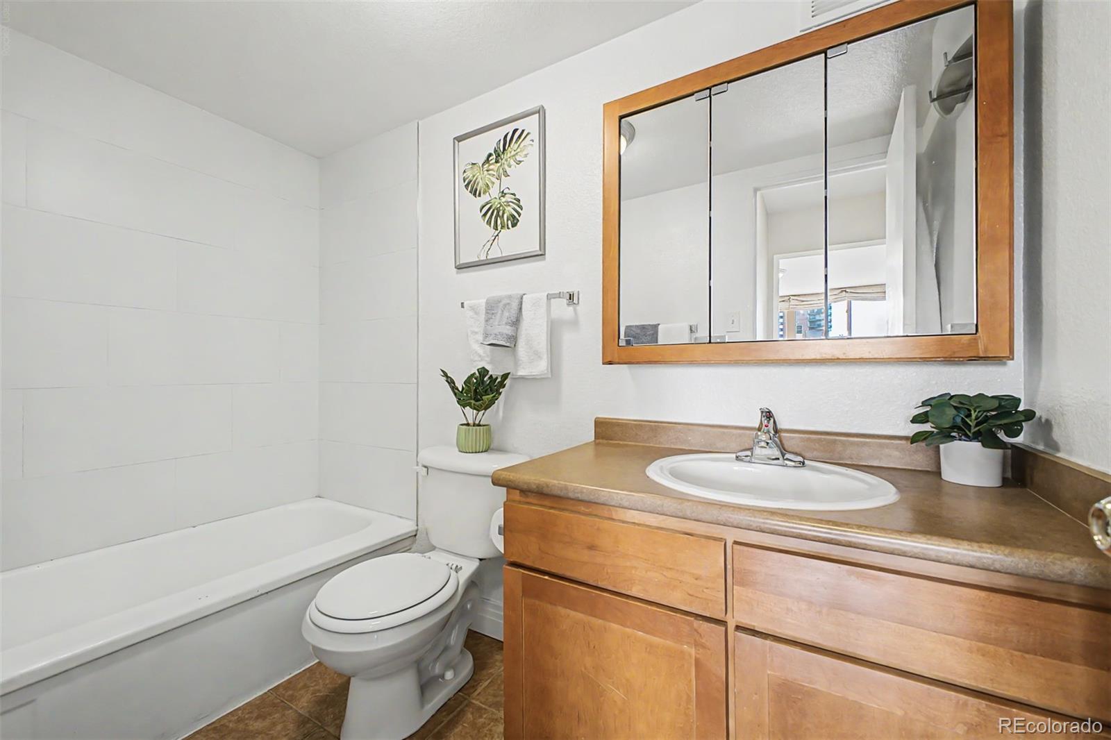 MLS Image #31 for 1196 n grant street,denver, Colorado