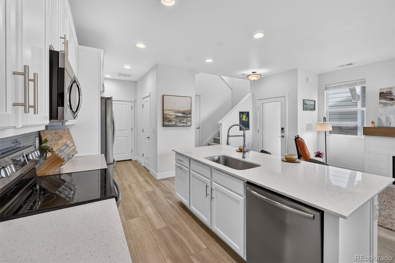 MLS Image #5 for 9726  ash lane,thornton, Colorado