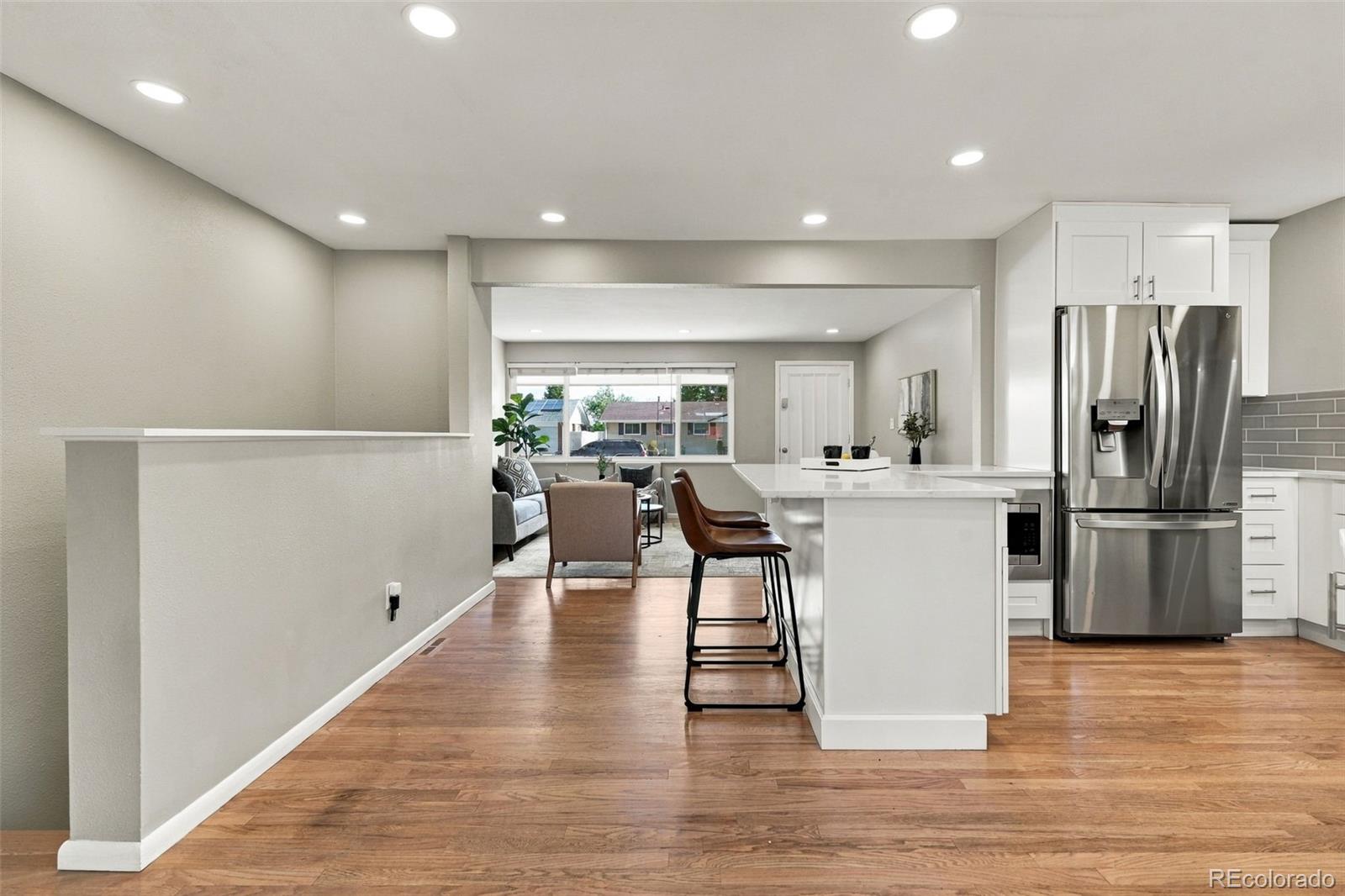 MLS Image #10 for 7147 e wyoming place,denver, Colorado