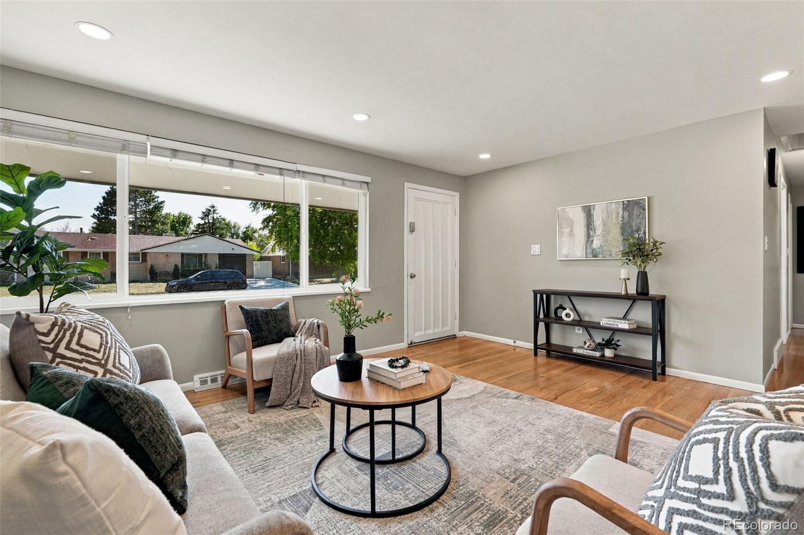 MLS Image #5 for 7147 e wyoming place,denver, Colorado