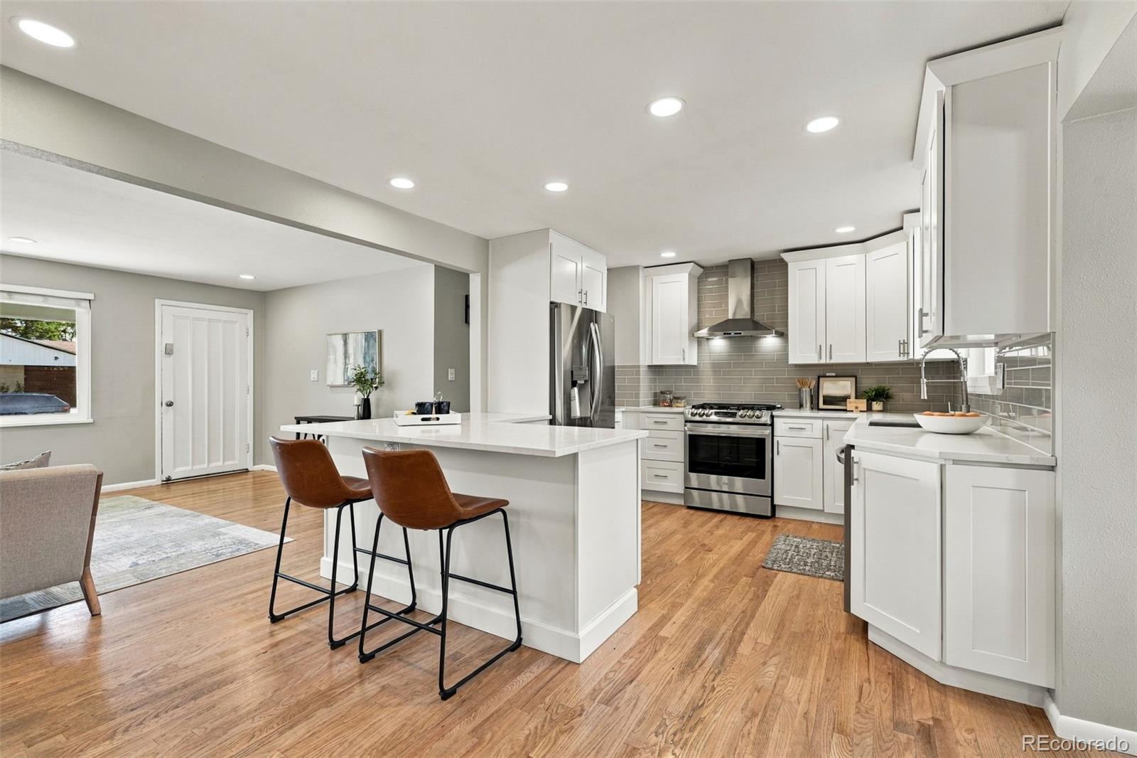 MLS Image #9 for 7147 e wyoming place,denver, Colorado