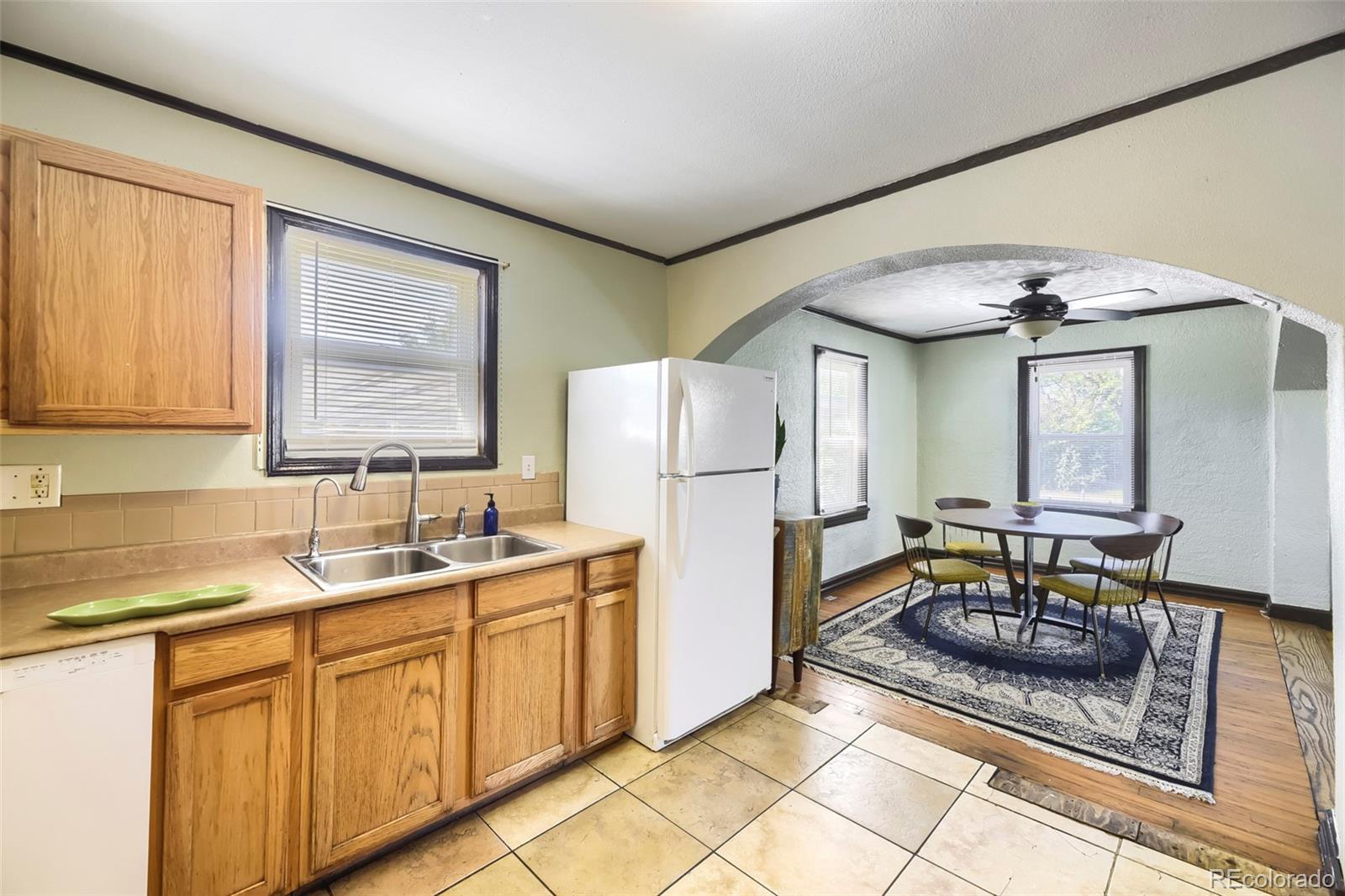 MLS Image #10 for 2252 s galapago street,denver, Colorado