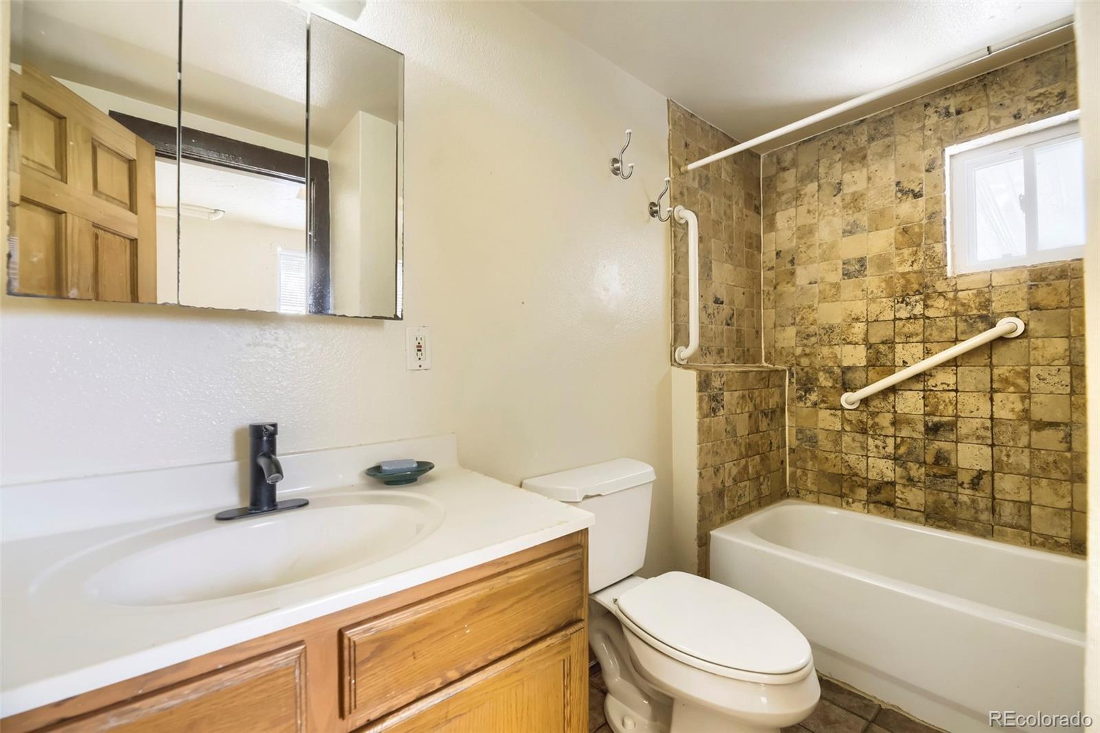 MLS Image #11 for 2252 s galapago street,denver, Colorado