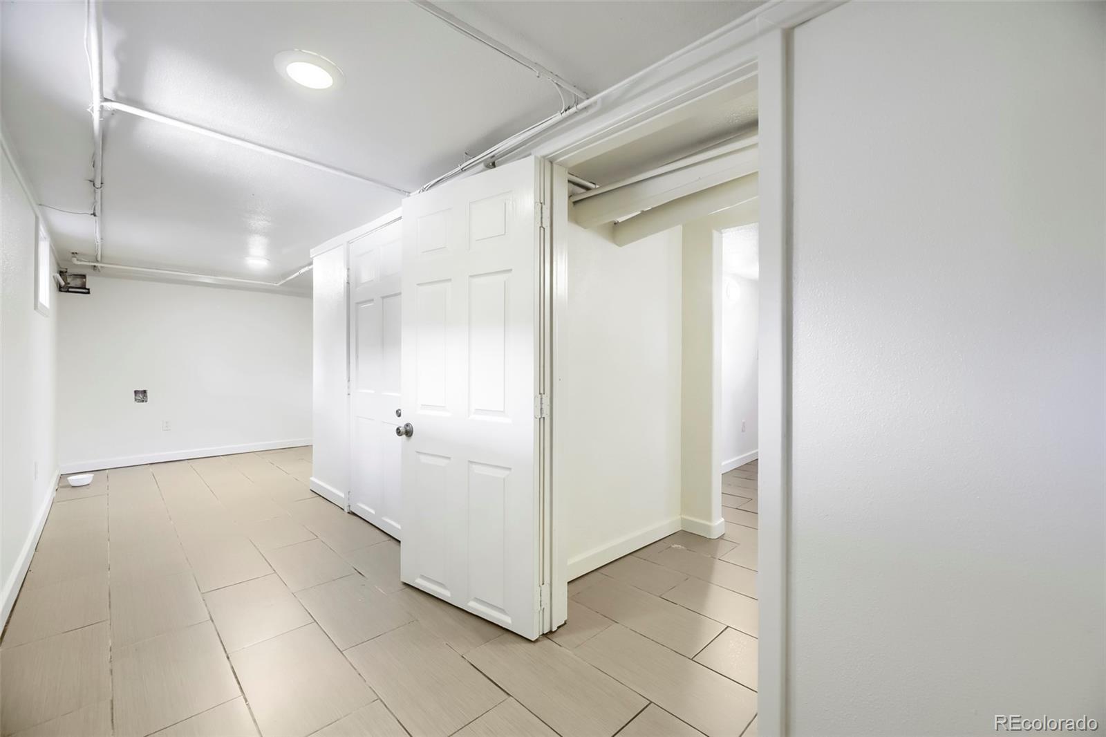 MLS Image #16 for 2252 s galapago street,denver, Colorado