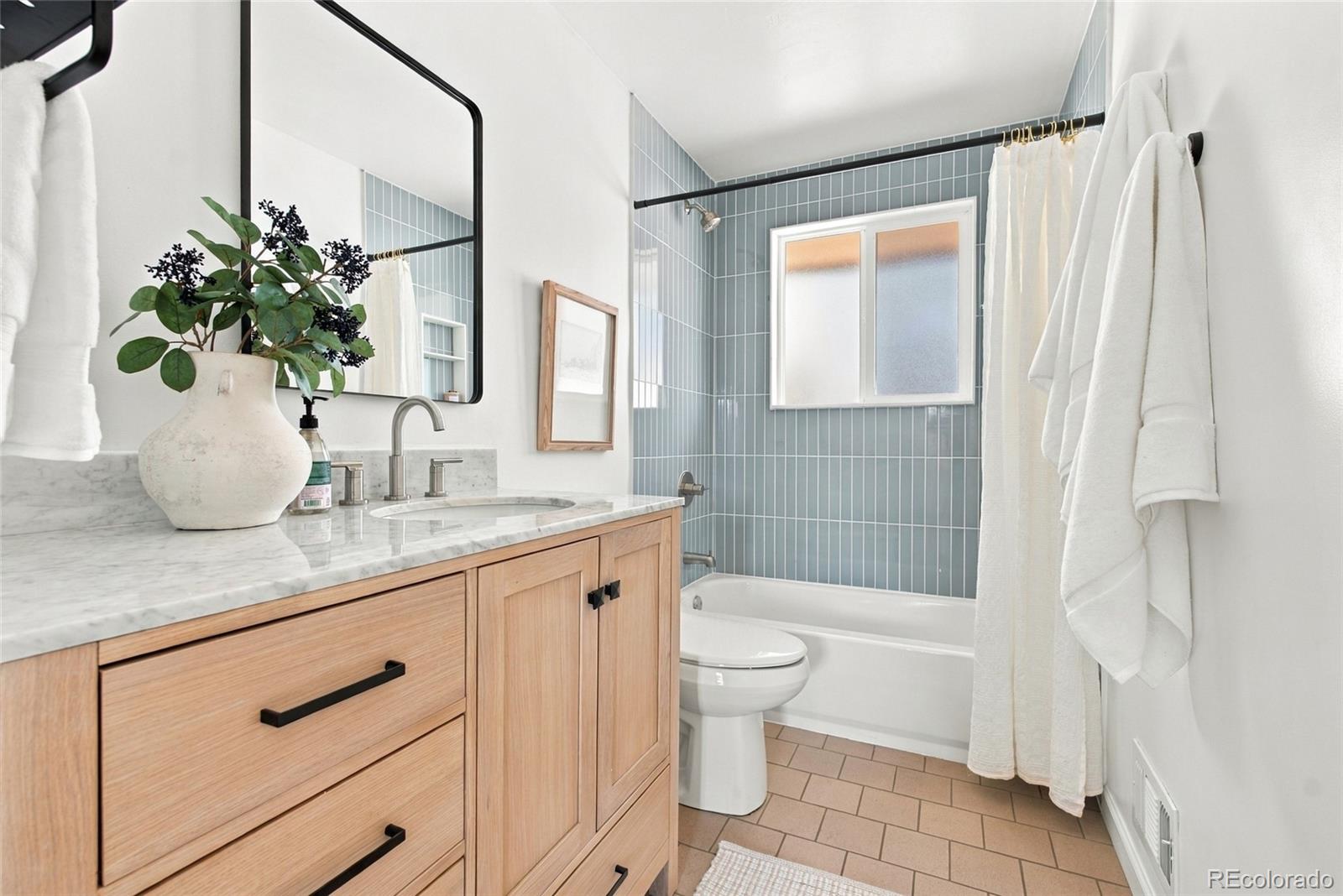 MLS Image #15 for 287  polaris place,thornton, Colorado
