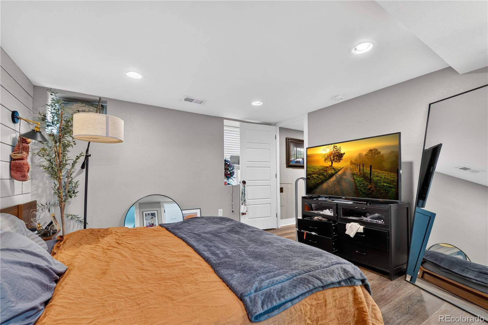MLS Image #18 for 3511 n cook street,denver, Colorado
