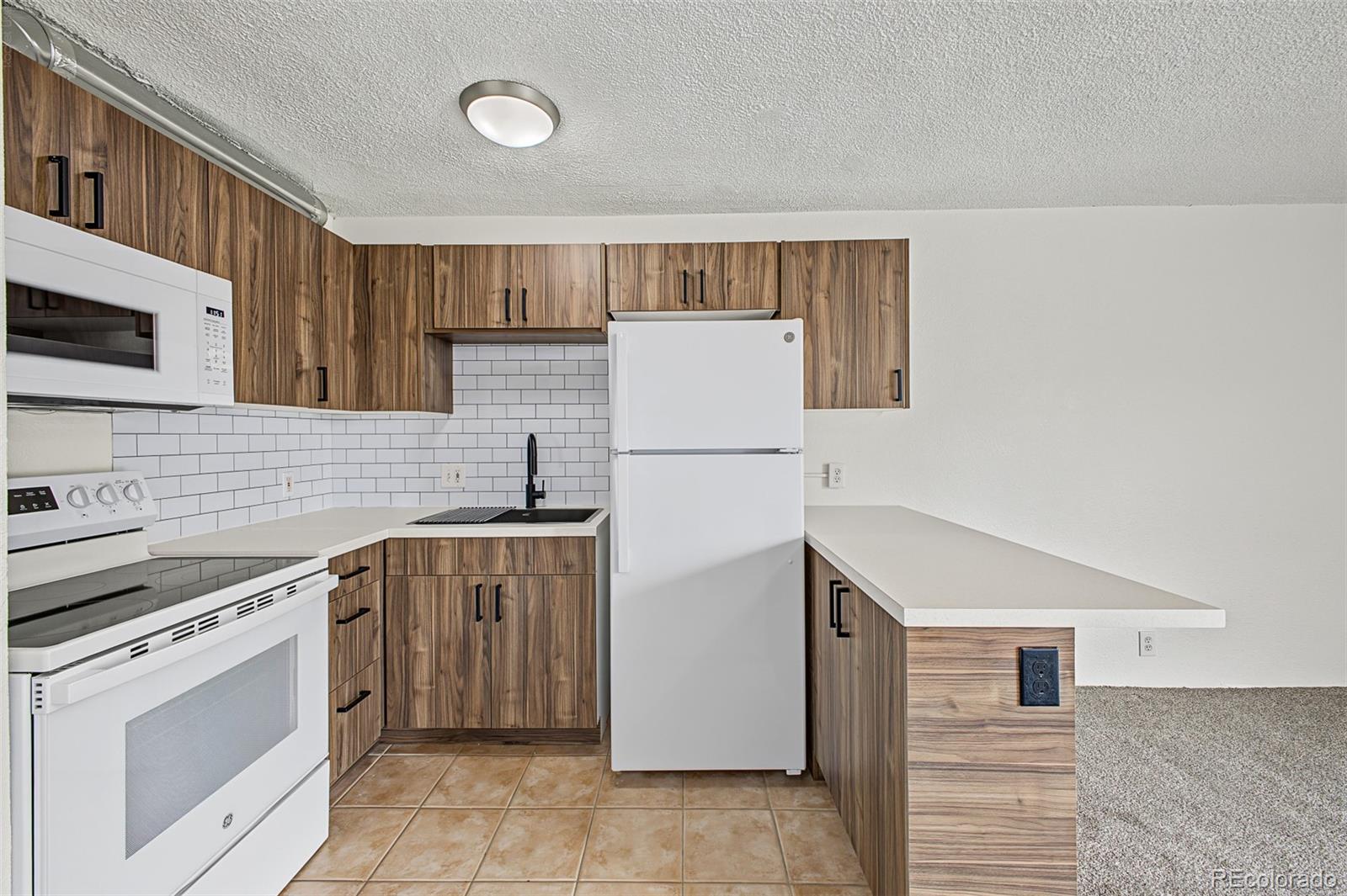 MLS Image #12 for 2500 s york street,denver, Colorado