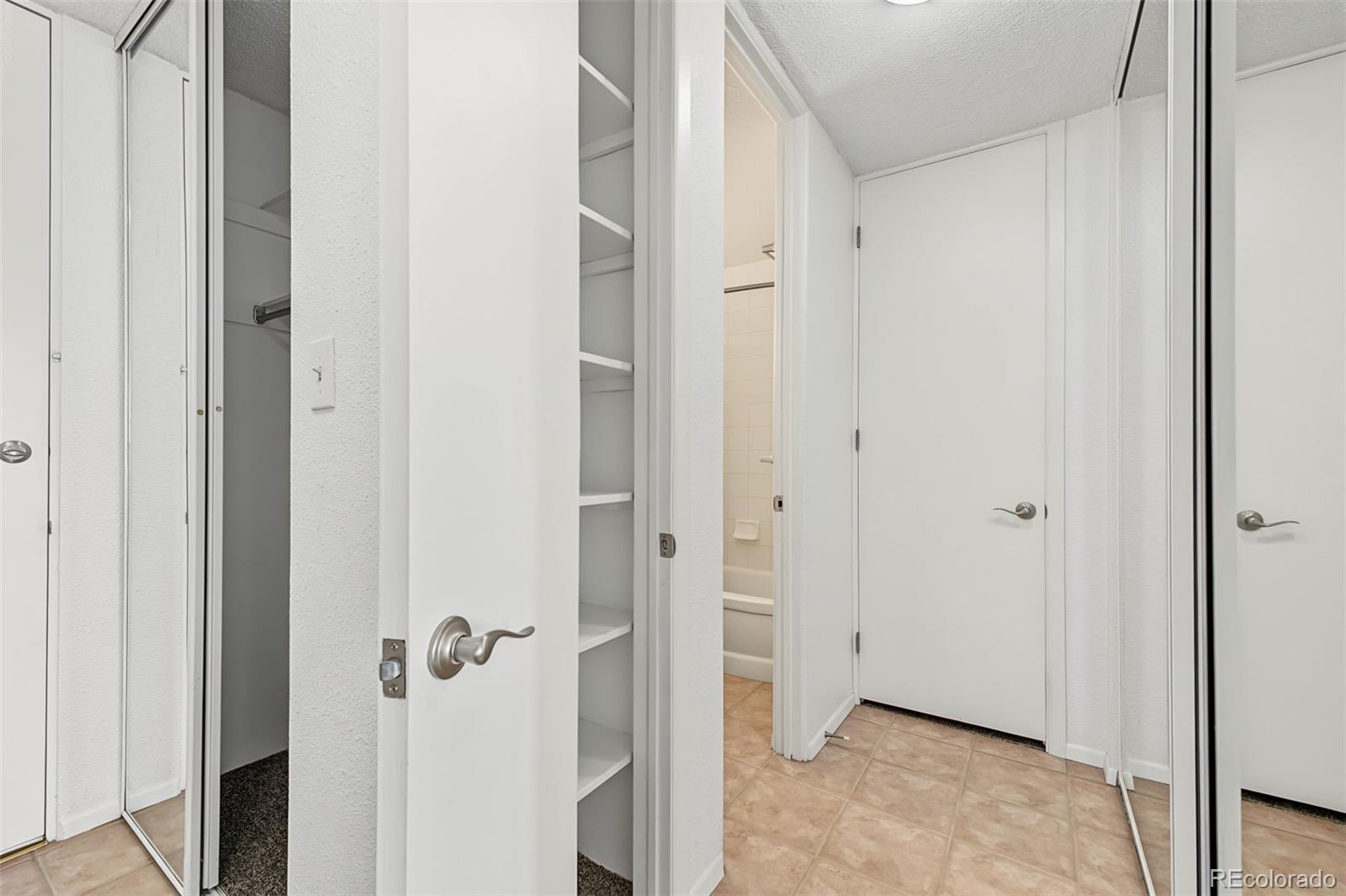 MLS Image #20 for 2500 s york street,denver, Colorado