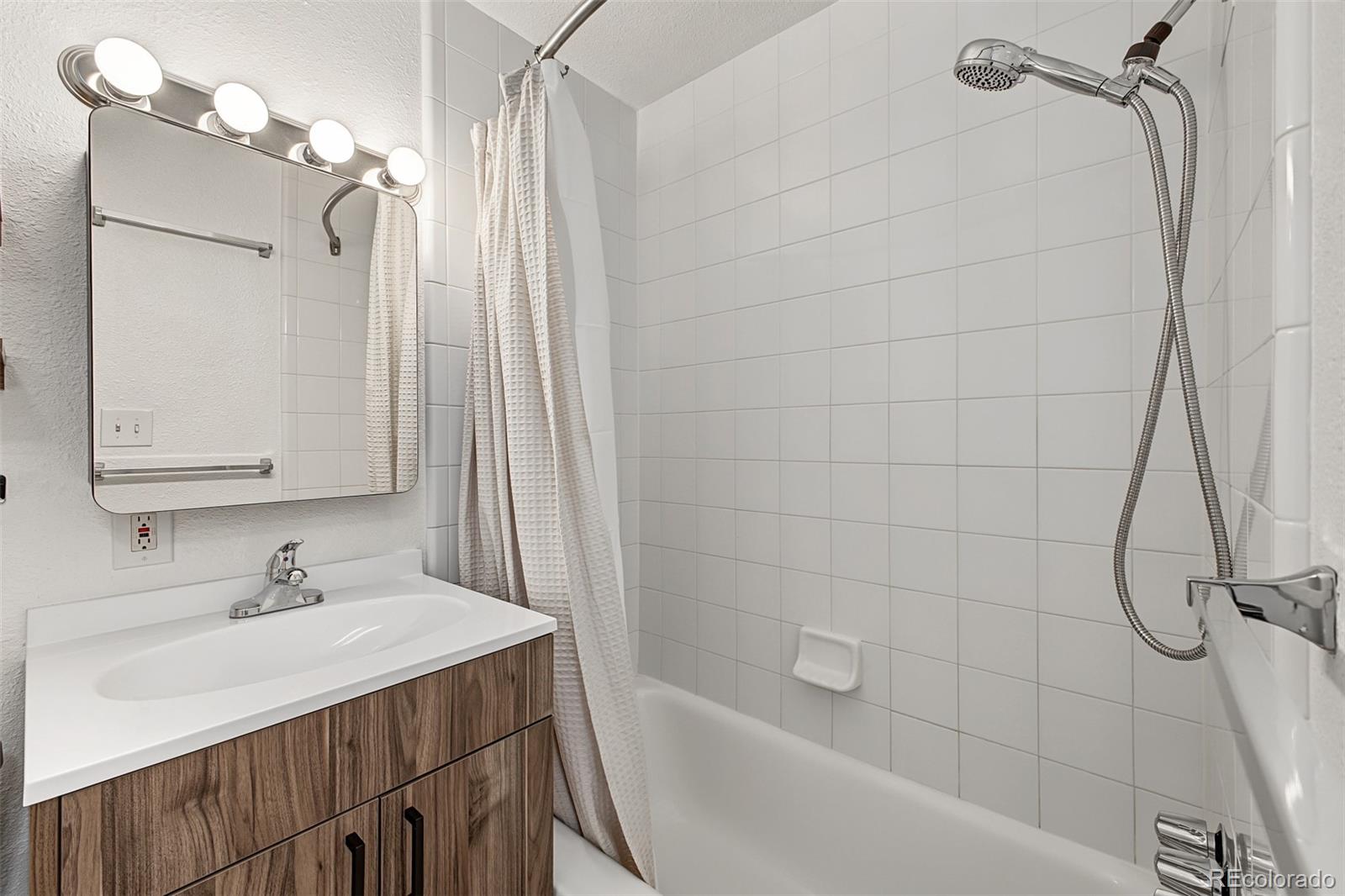 MLS Image #21 for 2500 s york street,denver, Colorado